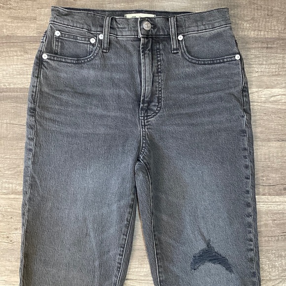 Madewell The Perfect Vintage Jean in Cosner Wash: Knee-Rip Edition size 25 - Picture 3 of 16